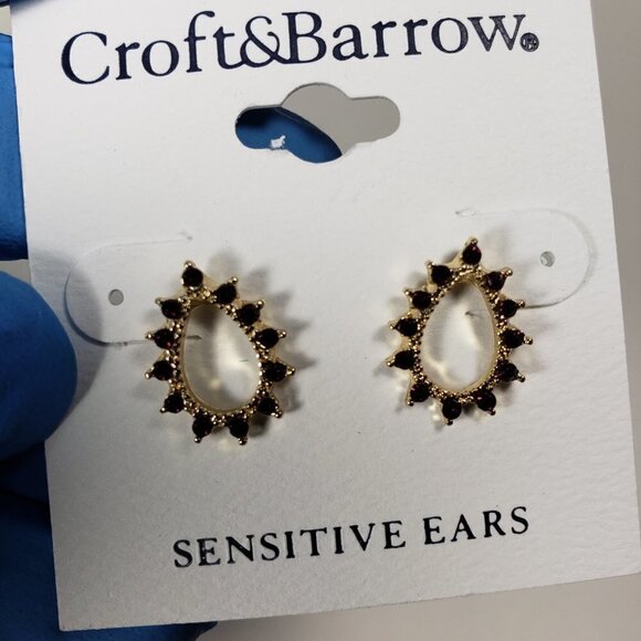 CROFT & BARROW, Women' Polished Gold-tone Hoop Dark Pink Crystals Stud Earrings - Picture 6 of 8